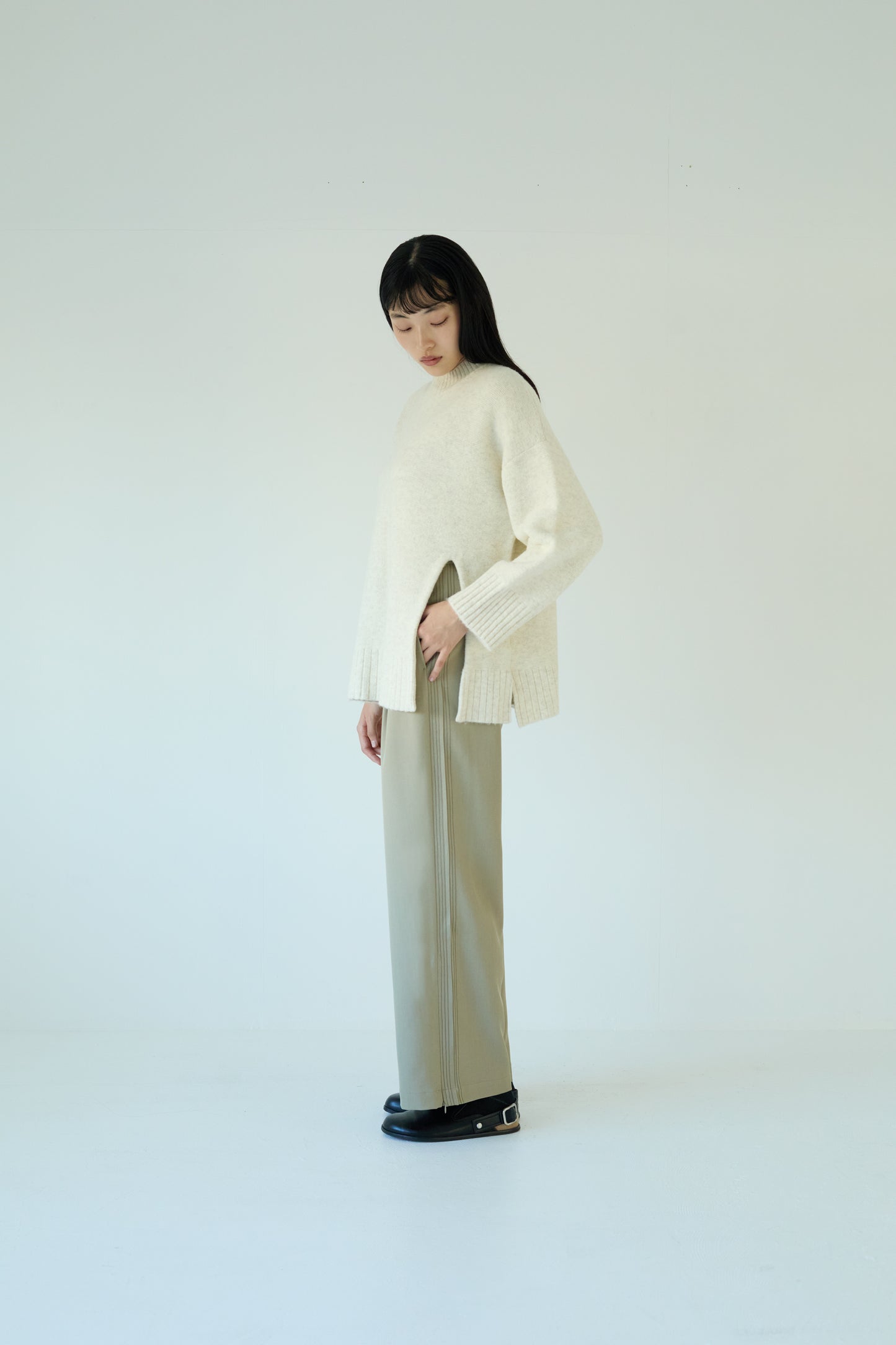 Natural slit knit